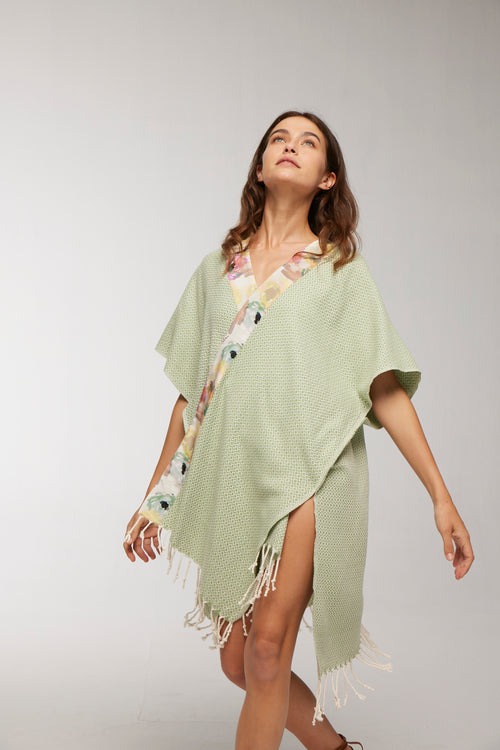 Elegant Kaftan Robe With Silk Bordure - Pista Green